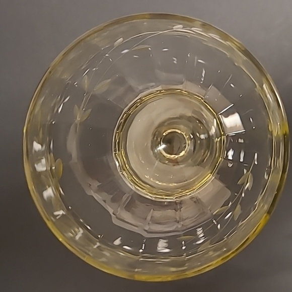 Set of 4 Vintage Etched Vaseline Glasses - Picture 14 of 17